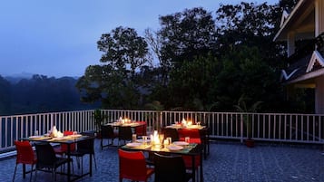 Breakfast, lunch, dinner served; garden views