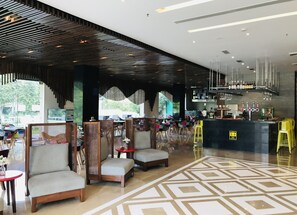 Bar (on property) - Golden Tulip Gurgaon - Sector 29 (Gurugram)