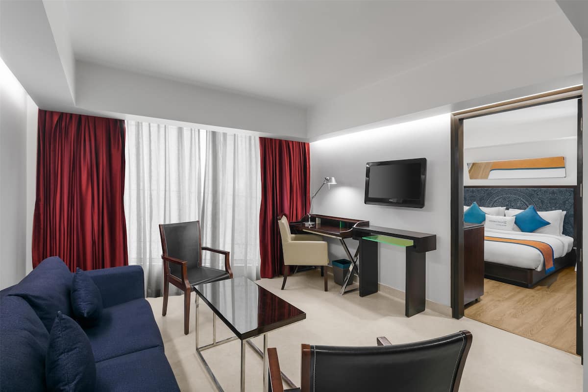 Junior Suite, 1 King Bed
