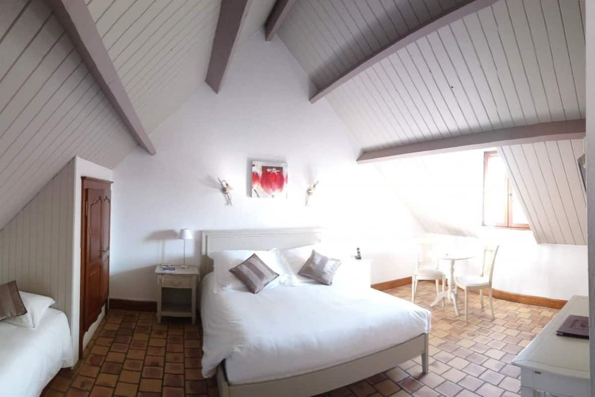 Superior Double Room | Minibar, in-room safe, desk, iron/ironing board (on request)