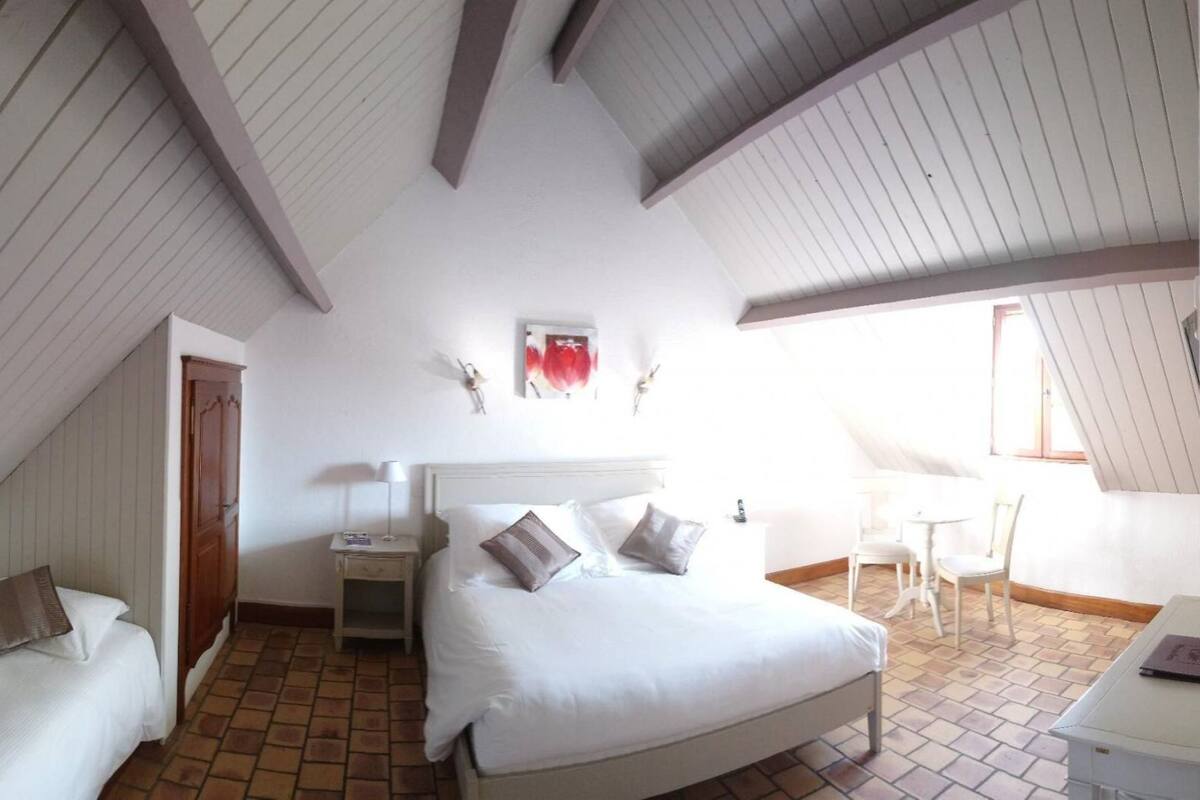 superior double room | minibar, in-room safe, desk, iron/ironing board