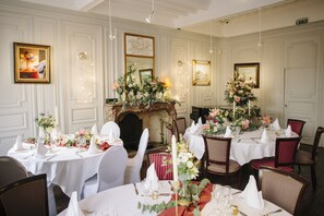 Indoor wedding - Hôtel d'Haussonville (Nancy)