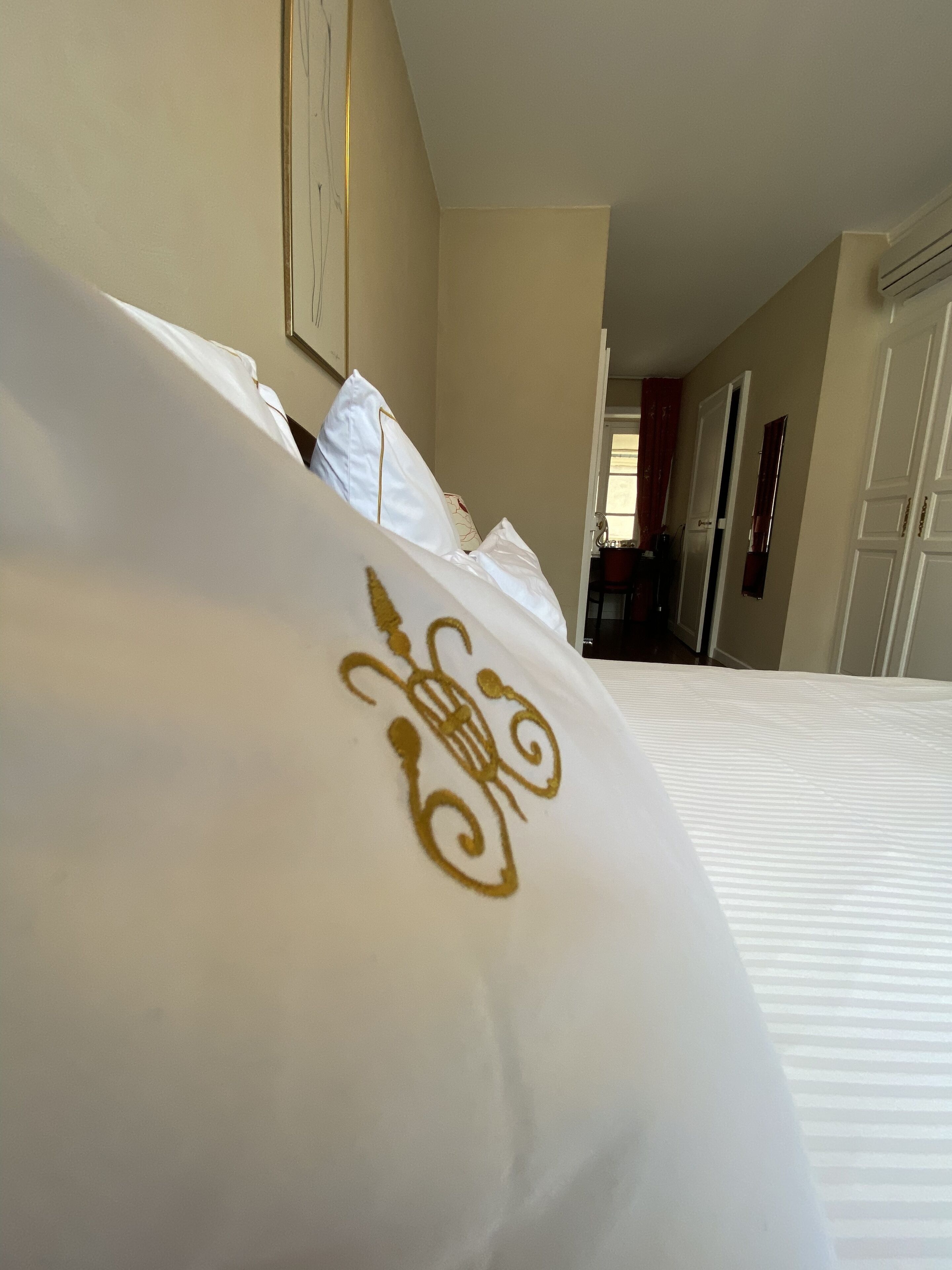 suite, 1 bedroom, non smoking (ispahan) | premium bedding, minibar, in-room safe, individually decorated