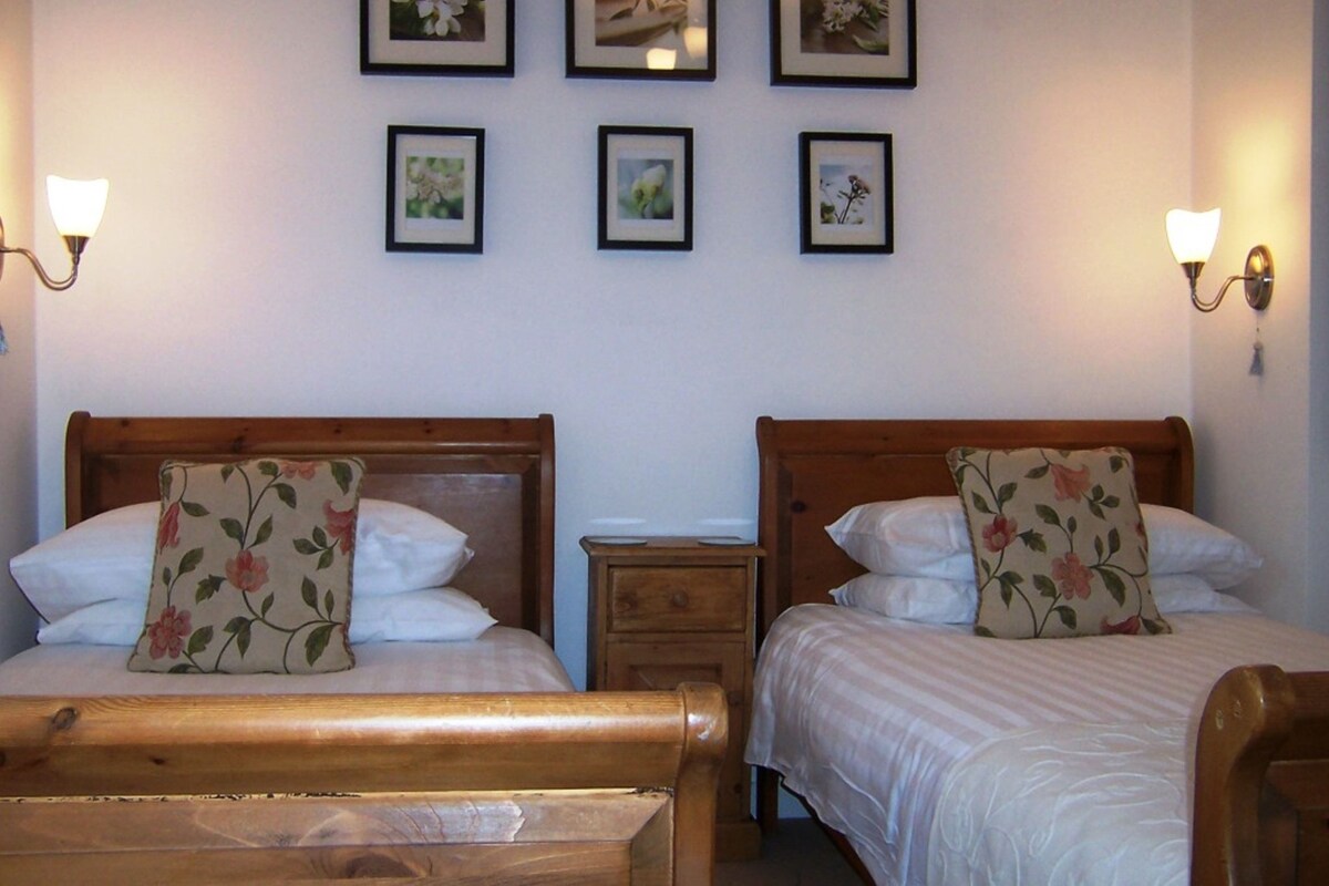 Klassieke Twin kamer | Geluiddichte muren, gratis wifi, beddengoed