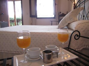 Wifi gratis y ropa de cama