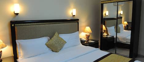 Standard Double Room | Hypo-allergenic bedding, down comforters, minibar, in-room safe
