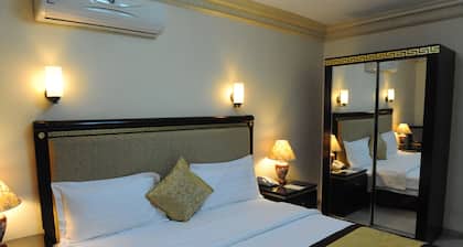 Cedar Hotel