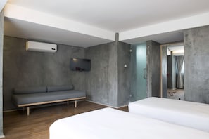 Zimmersafe, Schreibtisch, Bügeleisen/Bügelbrett, kostenloses WLAN