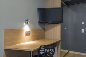 Double or Twin Room, Shared Bathroom (Bed linen included)