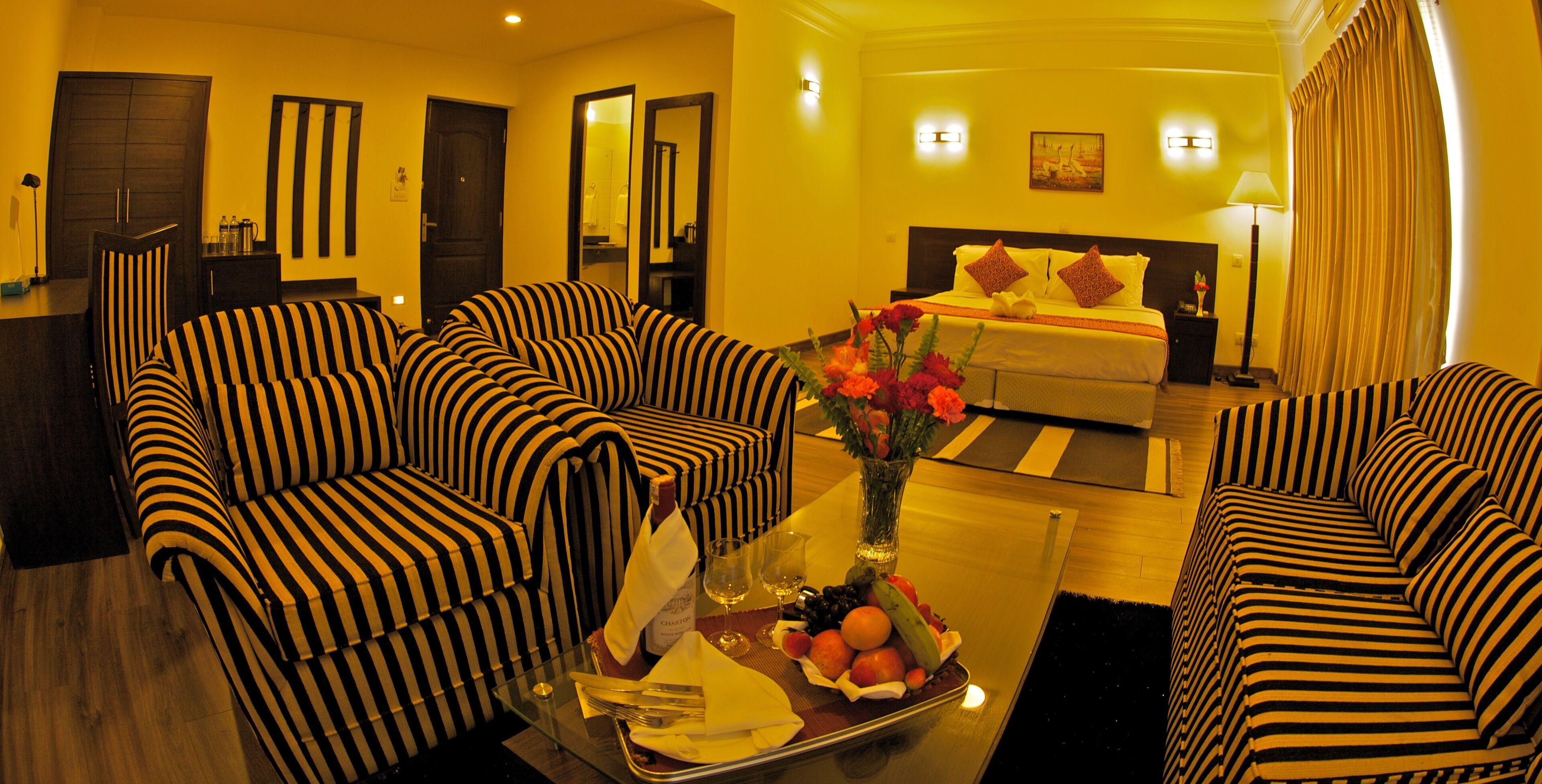 junior suite | 1 bedroom, minibar, in-room safe, desk