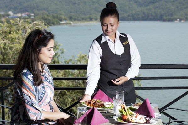 Outdoor dining - Waterfront Resort by KGH Group (Pokhara)