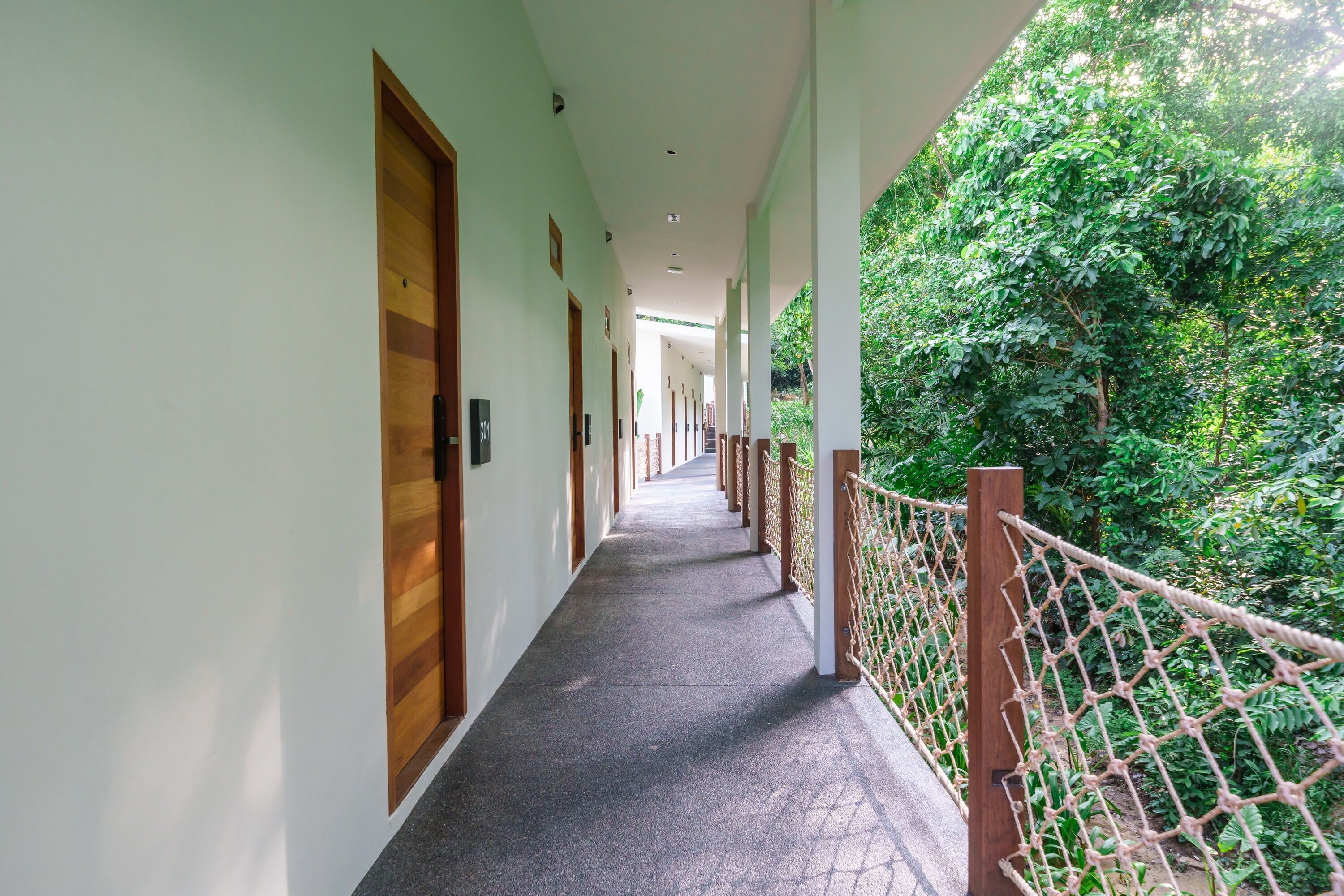 jungle deluxe | 1 bedroom, in-room safe, desk, free wifi