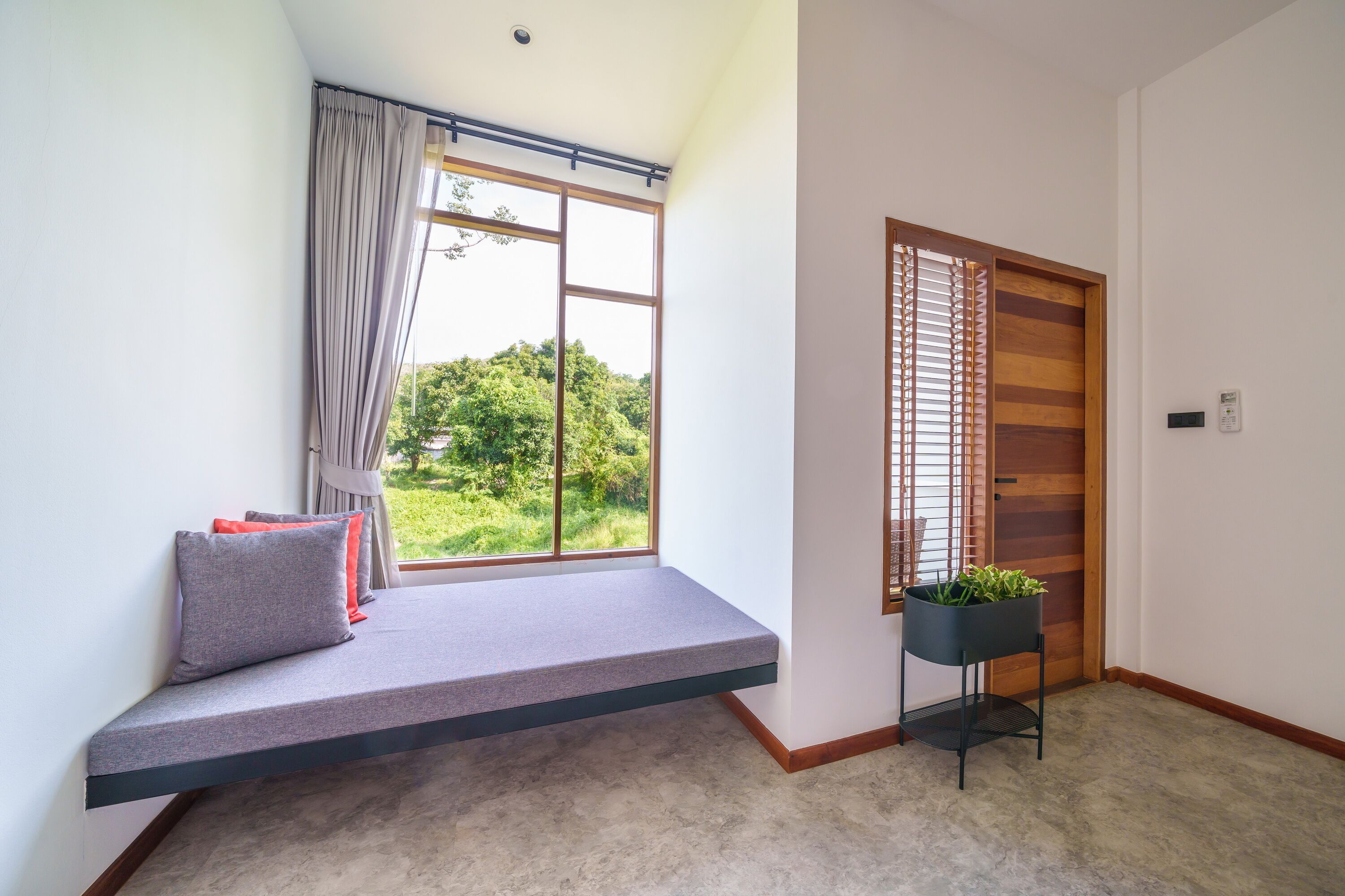 jungle deluxe | 1 bedroom, in-room safe, desk, free wifi