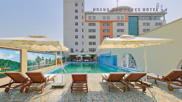 Outdoor pool, pool umbrellas