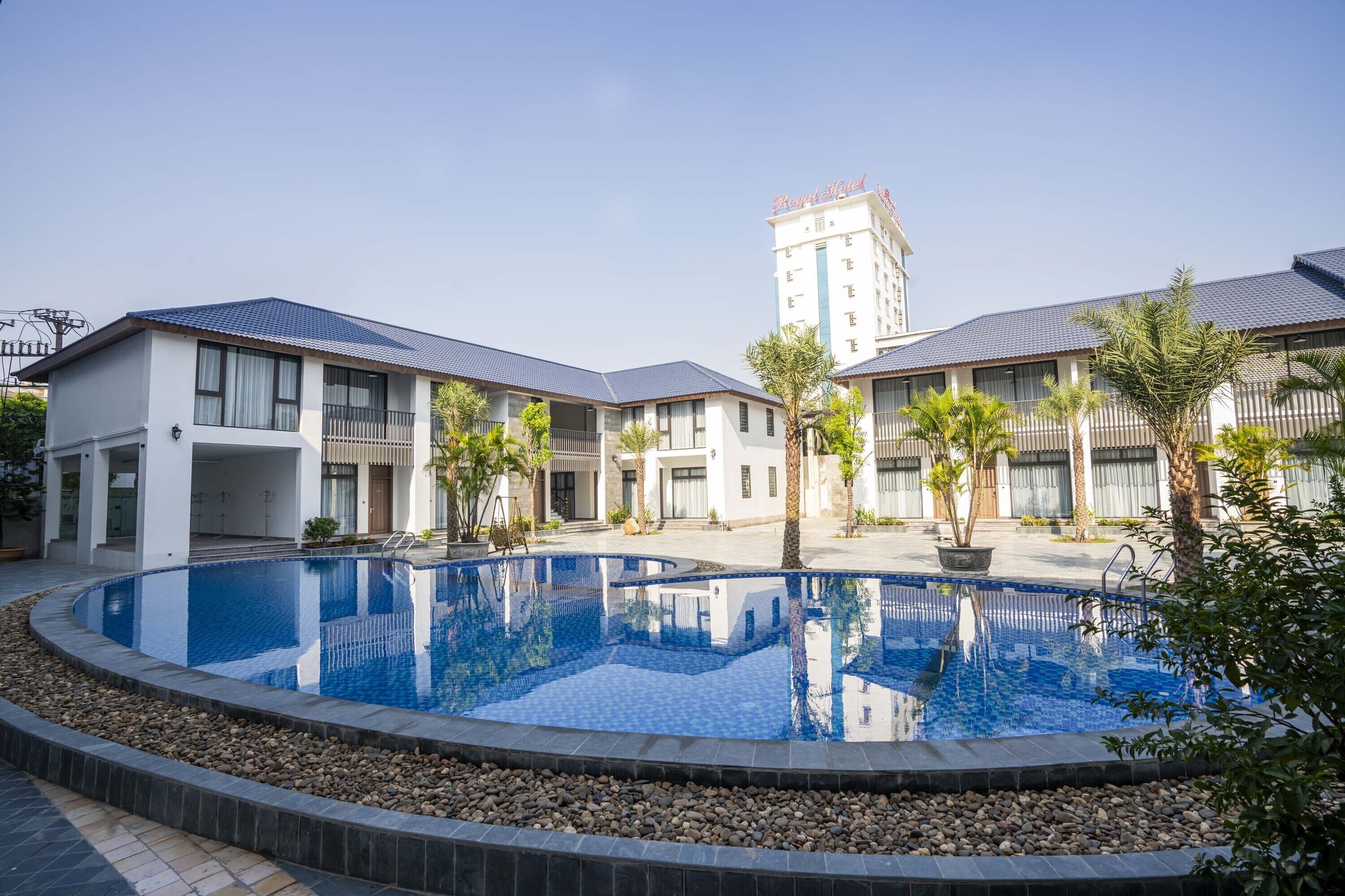 เครื่องนอนระดับพรีเมียม, มินิบาร์, ตู้นิรภัยในห้องพัก, โต๊ะทำงาน