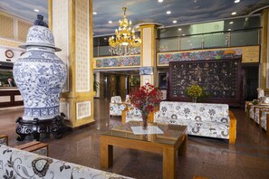 Lobby sitting area - Hoang Son Peace Hotel (Ninh Binh)