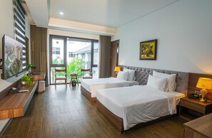 Premium Deluxe Twin | Premium bedding, minibar, in-room safe, desk - Hoang Son Peace Hotel (Ninh Binh)
