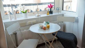 Free daily buffet breakfast  - Le Mat B&B Göteborg City (Gothenburg)
