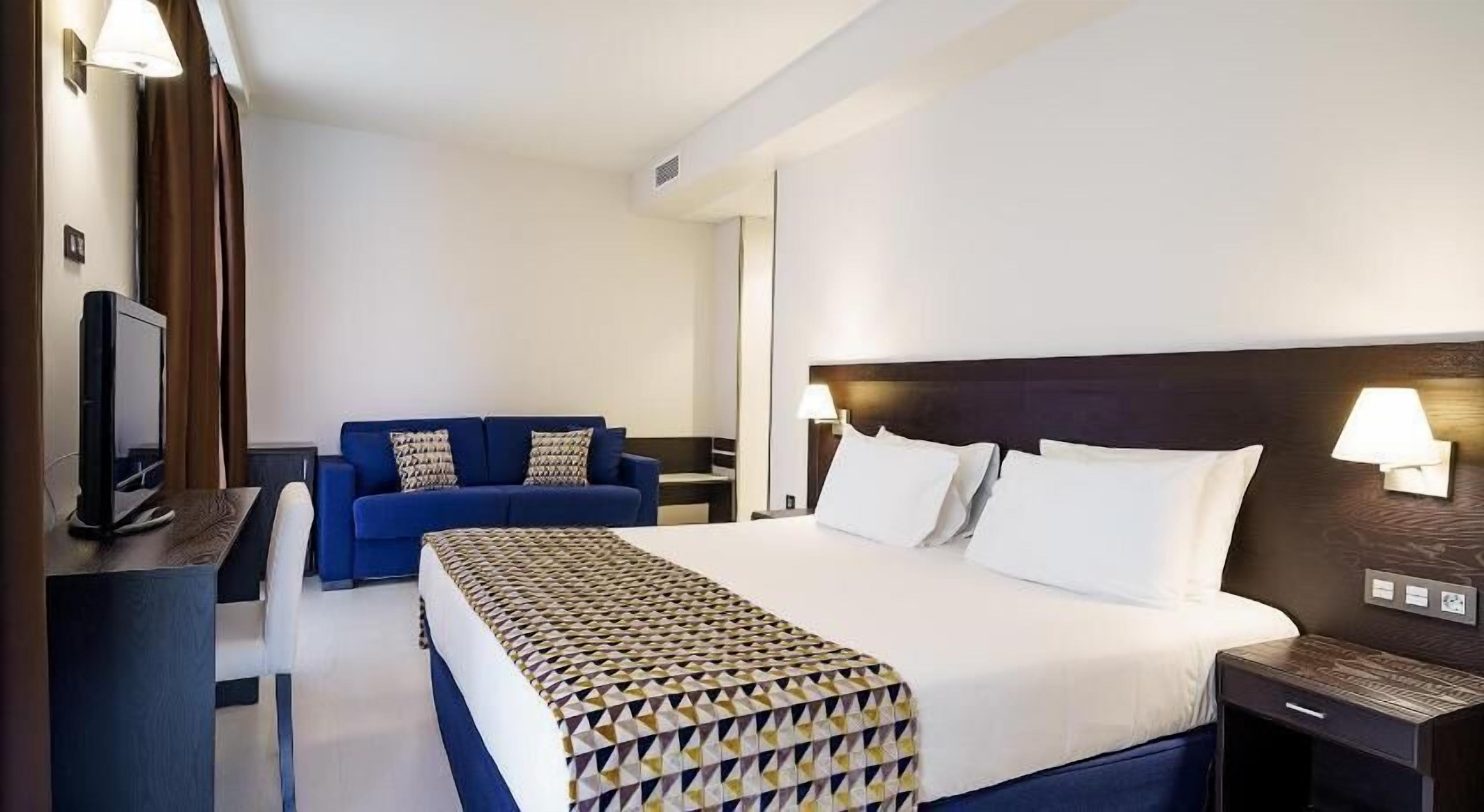 Coffres-forts dans les chambres, bureau, rideaux occultants