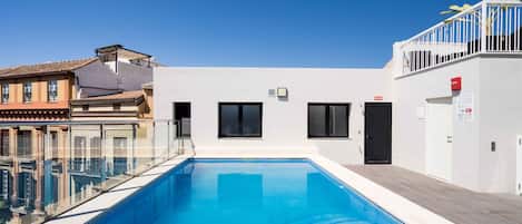 Piscina externa sazonal