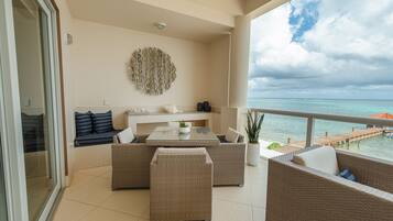 Condo Deluxe, 1 chambre, vue sur la plage | Vue de la chambre