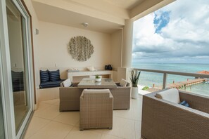 Condo luxo, 1 quarto, vista para a praia | Vista do quarto