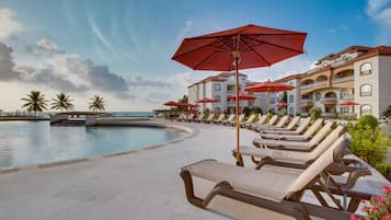 6 outdoor pools, pool umbrellas, sun loungers