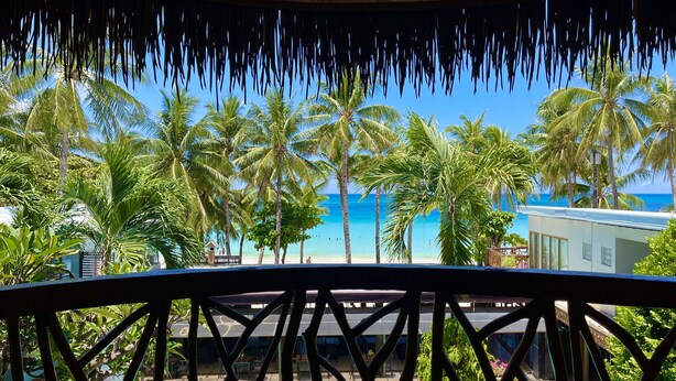 ห้องพรีเมียร์, วิวชายหาด (Main) | ลานระเบียง/นอกชาน