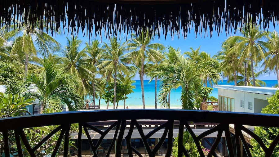 Red Coconut Beach Hotel