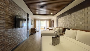 Suite Poolview