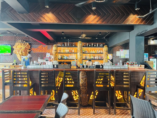 Breakfast, lunch, dinner served; international cuisine, beach views