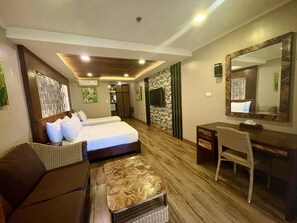 Minibar, in-room safe, individually decorated, individually furnished - Red Coconut Beach Hotel (Boracay Island)