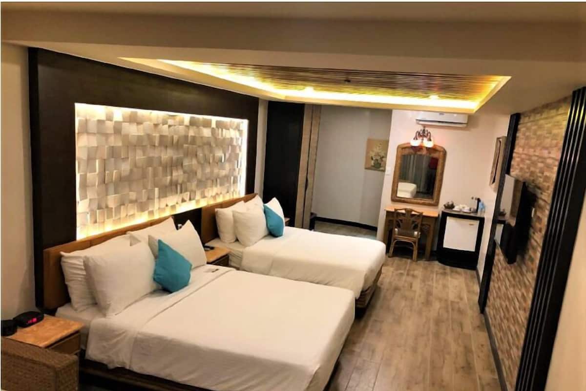 Minibar, Zimmersafe, individuell dekoriert, individuell eingerichtet