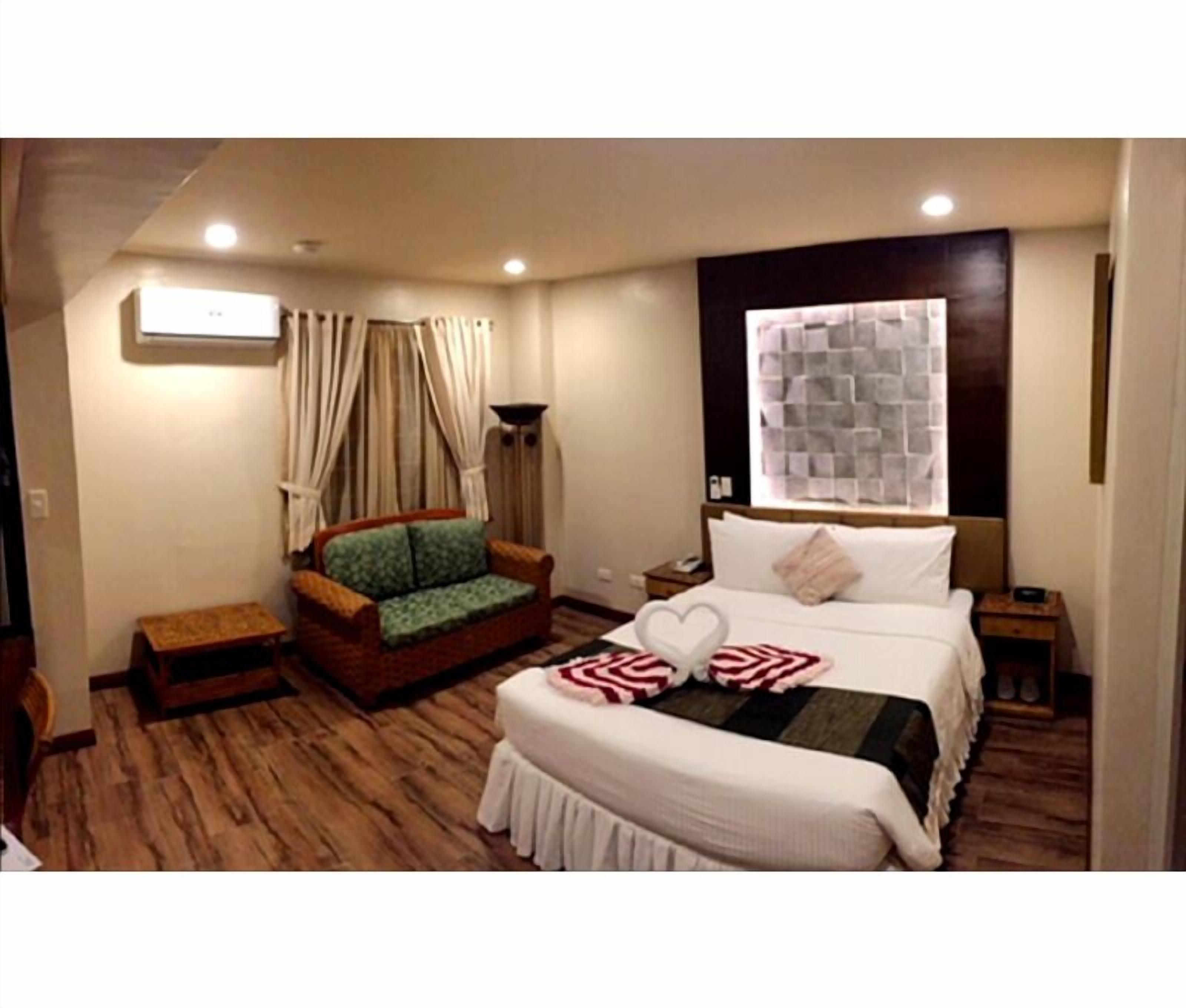 Minibar, Zimmersafe, individuell dekoriert, individuell eingerichtet