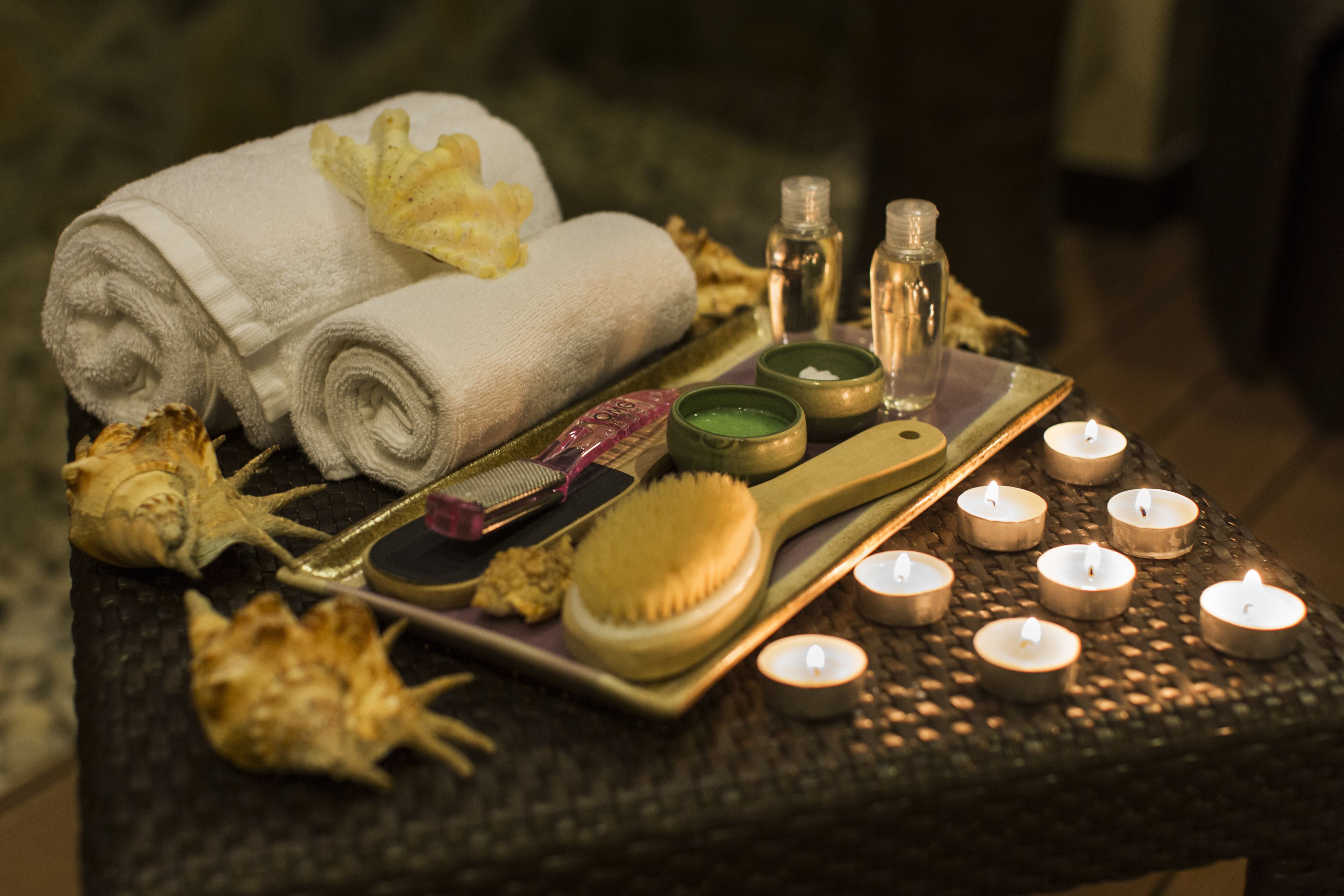 body treatments, aromatherapy, body scrubs, massage/treatment rooms