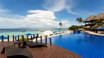 Outdoor pool, sun loungers