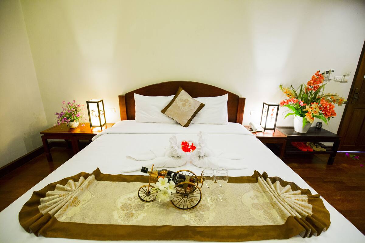 Free minibar items, in-room safe, desk, iron/ironing board (on request)