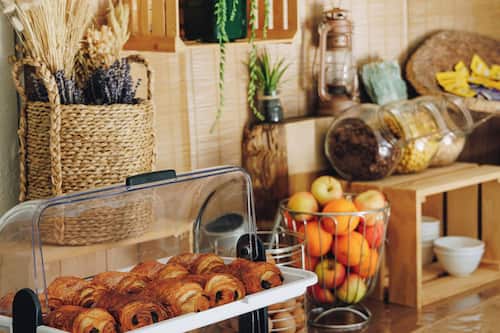 Petit déjeuner buffet servi tous les jours en supplément