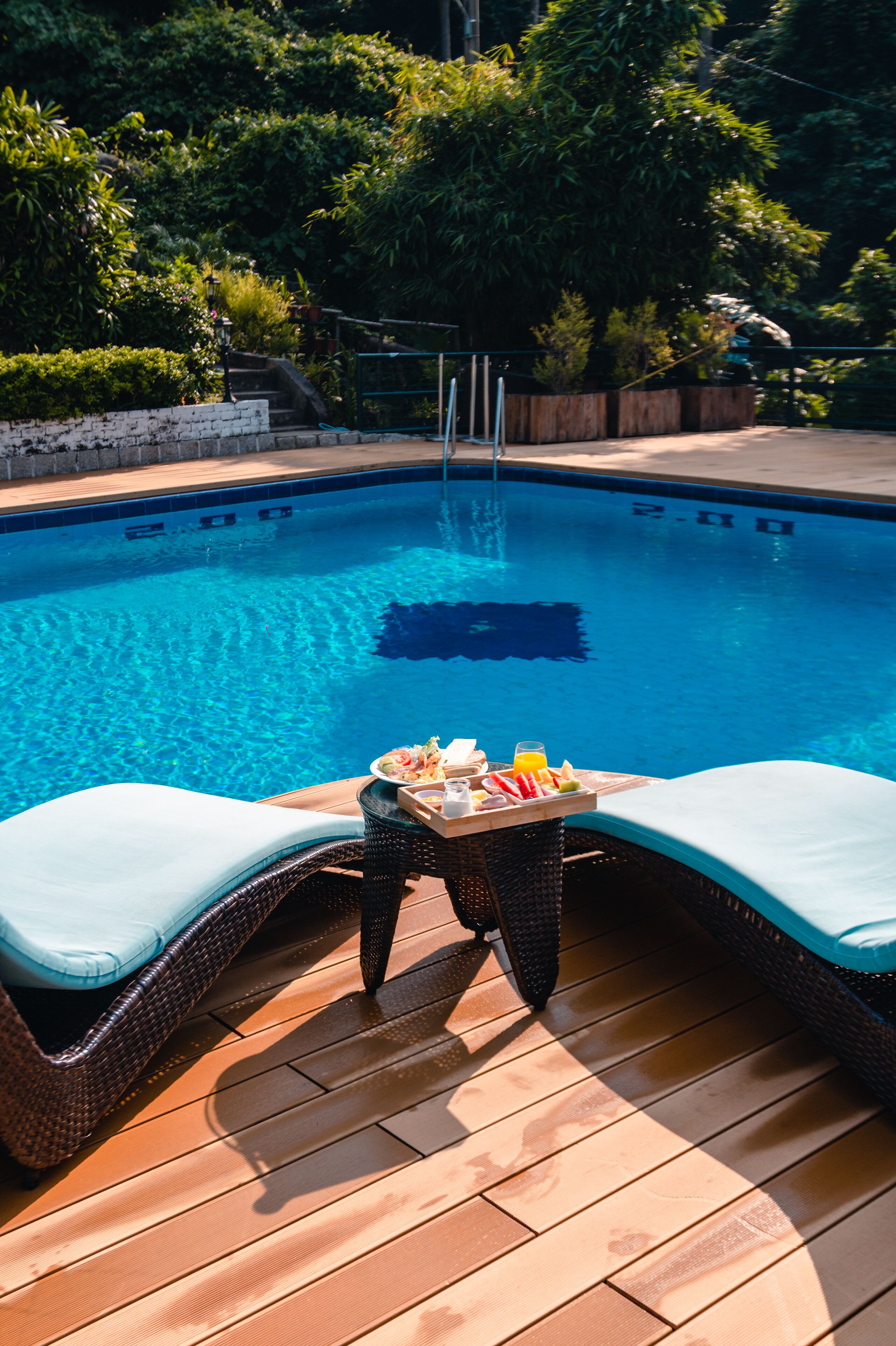 Piscine extérieure (ouverte en saison), parasols de plage