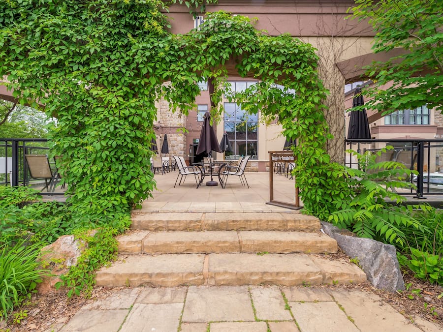 Breakfast, lunch and dinner served