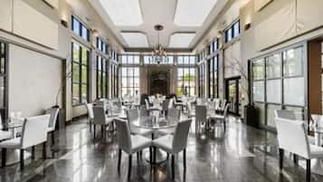 Breakfast, lunch and dinner served