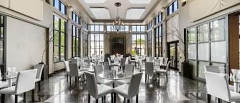 Breakfast, lunch and dinner served