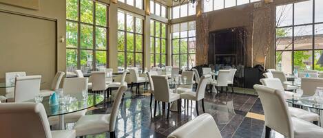 Breakfast, lunch and dinner served