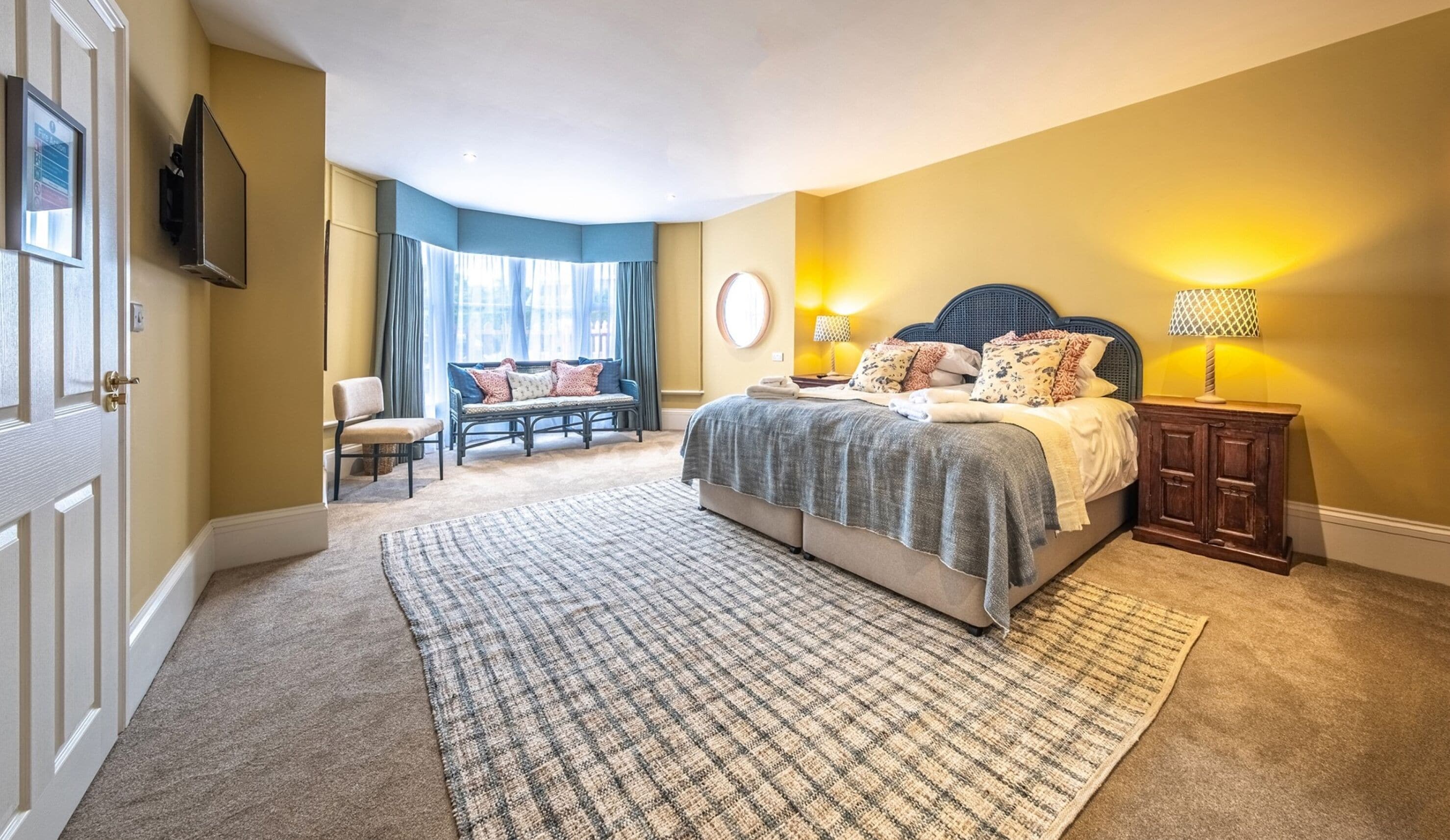 Habitación doble estándar, en edificio contiguo (Lawns Rooms 2min walk on Station Rd) | Ropa de cama hipoalergénica, escritorio, cunas y ropa de cama 