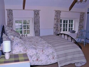 Iron/ironing board, free WiFi, bed sheets - The Old Rectory (Whitby)