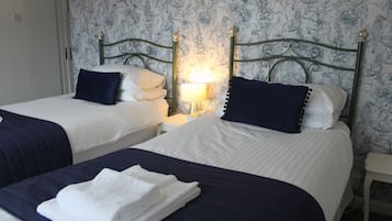 Twin Room, Ensuite | Free WiFi, bed sheets