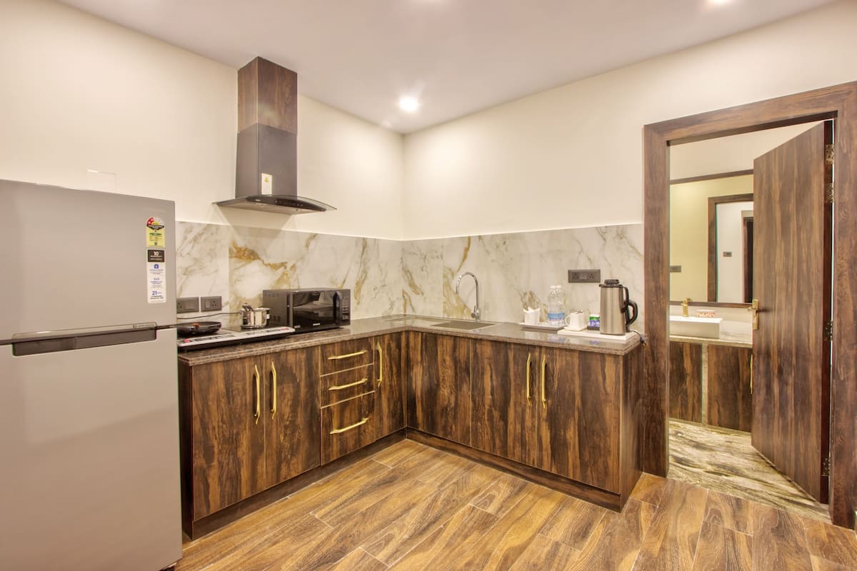 the residence with kitchenette | private kitchenette | fridge, microwave, coffee/tea maker, electric kettle