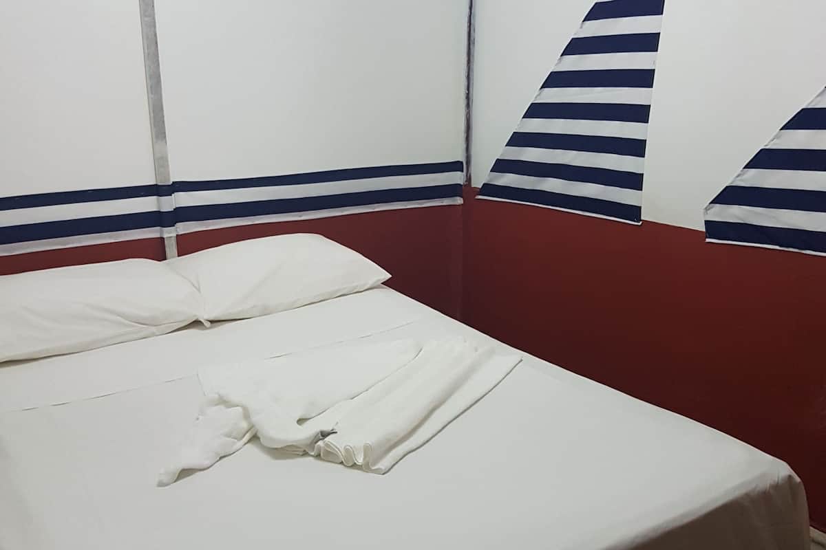 standard chalet, shared bathroom | in-room safe, free wifi