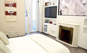 Executive Double Room, 1 Double Bed, Balcony | Frette Italian sheets, down comforters, free minibar, in-room safe - Relais Sistina (Rome)