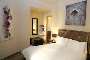 Superior Double Room, 1 Double Bed | Frette Italian sheets, down comforters, free minibar, in-room safe - Relais Sistina (Rome)